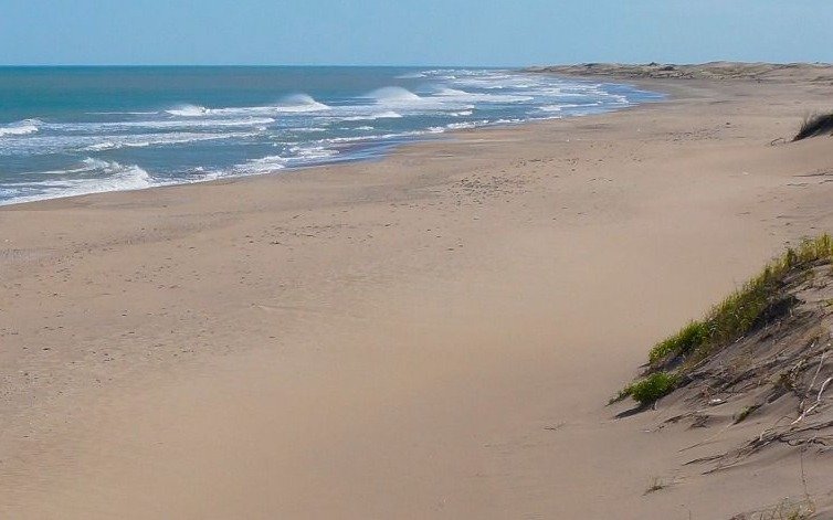 El gobierno de Mar Chiquita quiere cobrar peaje para ir a la playa