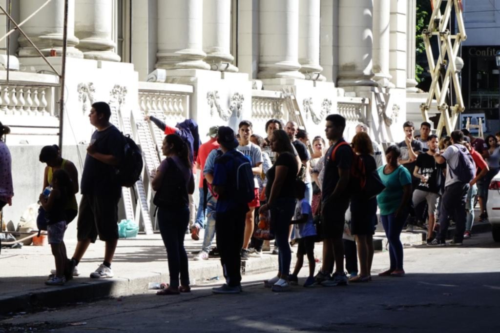 Por los cajeros vacíos, extraer plata fue una aventura de angustia y largas colas