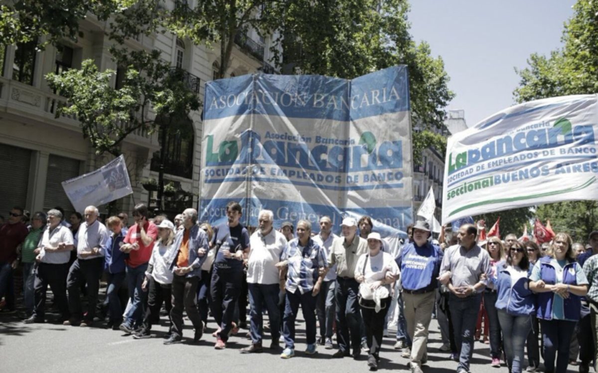 Sin atención al público en los bancos