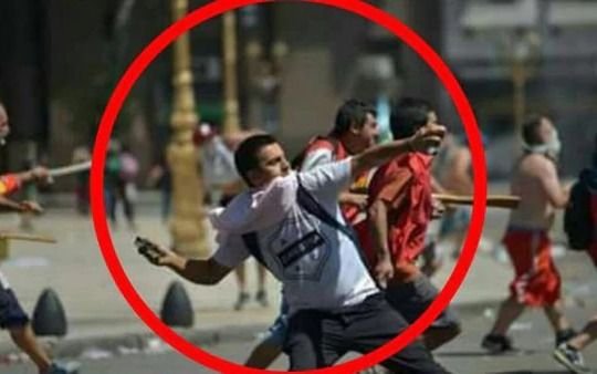 Un policía bonaerense arrojó piedras frente al Congreso y fue desafectado de la fuerza
