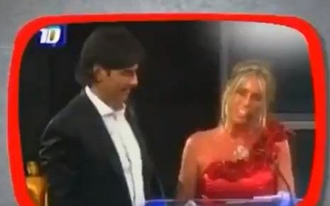 Difunden un video de Juan Darthés tocando a una conductora