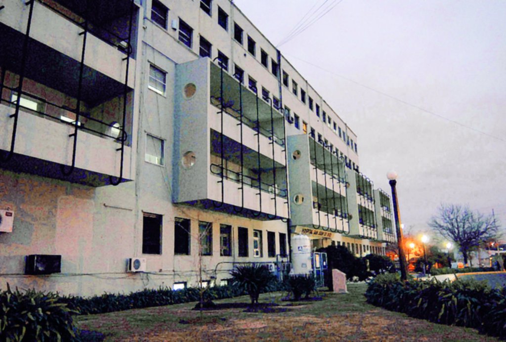 Balearon a un joven en el barrio donde los vecinos salieron a reclamar más seguridad