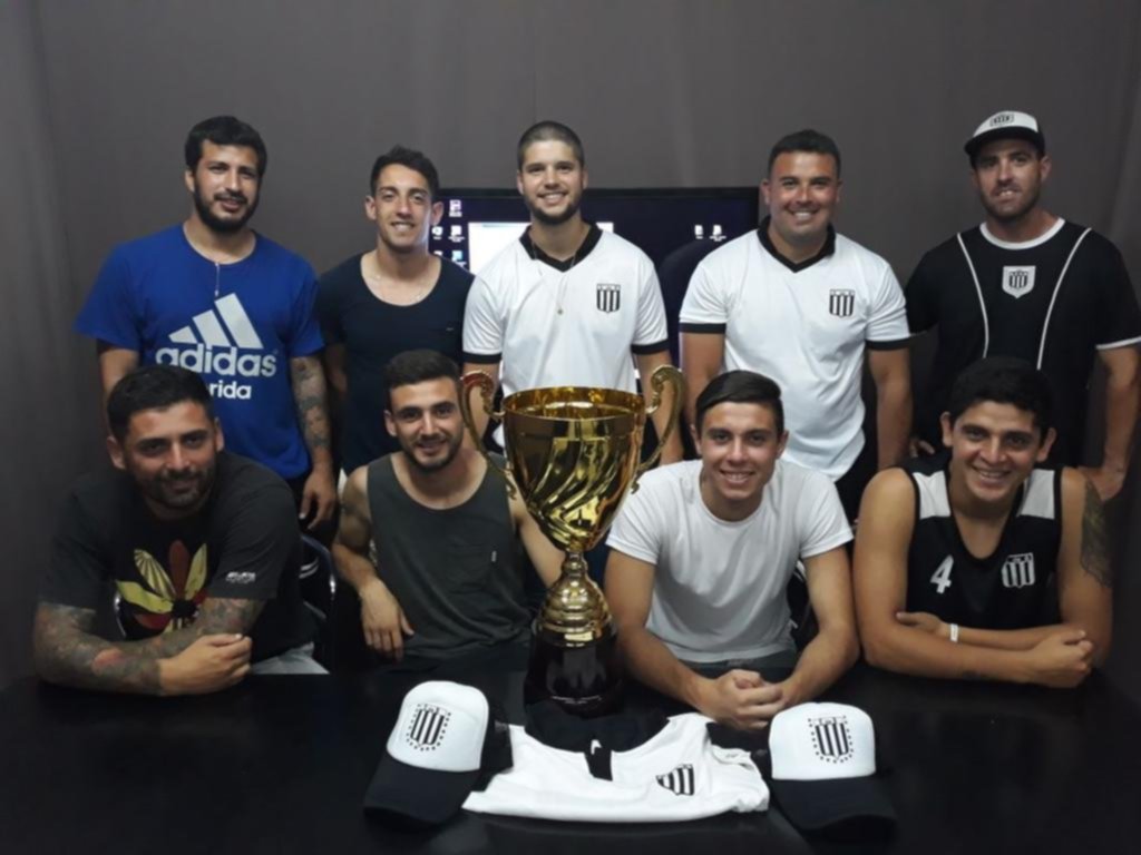 Los campeones continuaron su festejo visitando la redacción