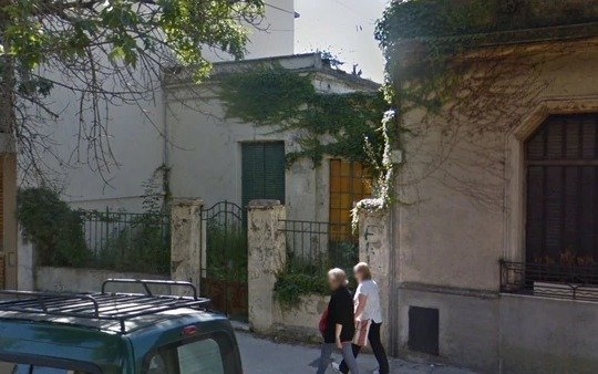 La estranguló y convivió tres días con el cadáver: planeaba robarle la casa y dinero