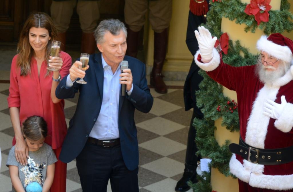 El Presidente, en el brindis navideño, reclamó más severidad contra los violentos