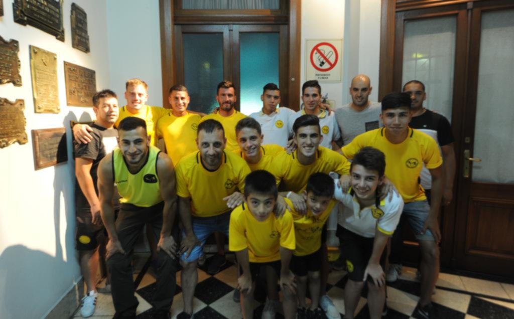 Peñarol se vistió de Papá Noel y se regaló el ansiado regreso a Primera A