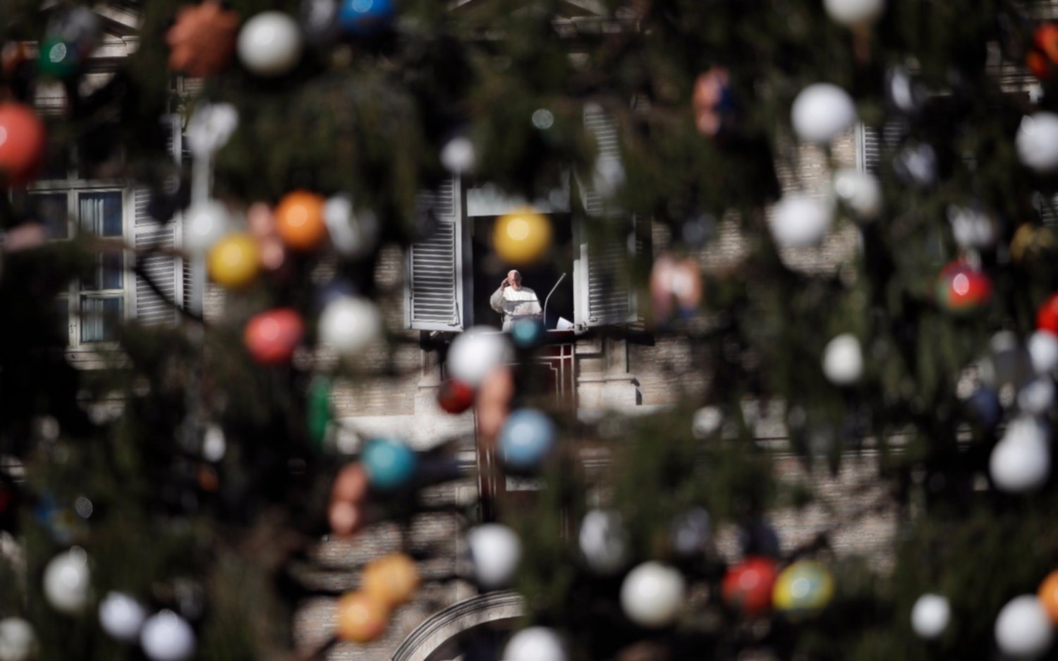 En vísperas de Navidad , Francisco  pidió por la "paz en todo el mundo"