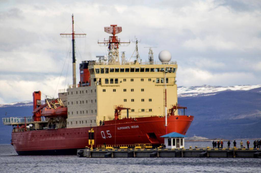 Después de 10 años de ausencia, el Irízar se suma a la campaña antártica