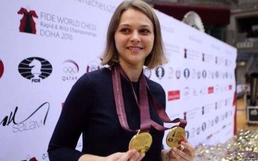 Campeona del Mundo de ajedrez rechazó defender el título en Arabia Saudita por “principios”