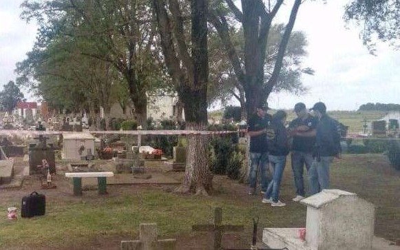 Buscan el cuerpo de un niño robado de un cementerio en Miramar
