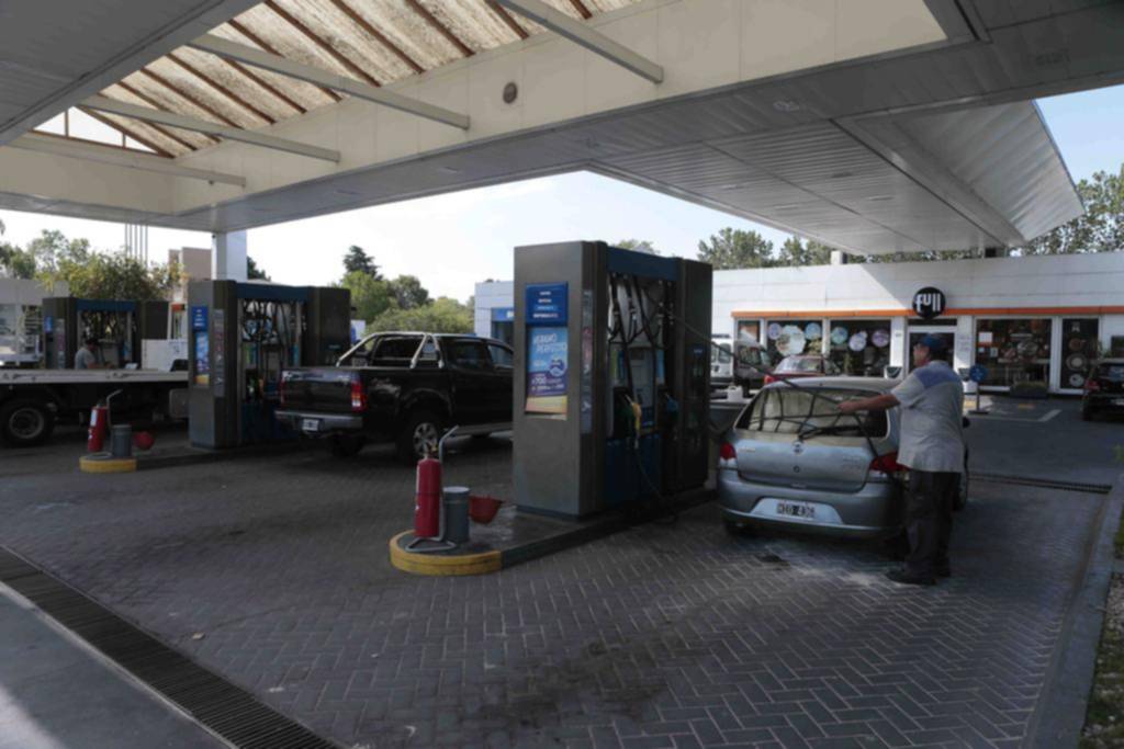 Cuatro motochorros atacaron dos estaciones de servicio en minutos