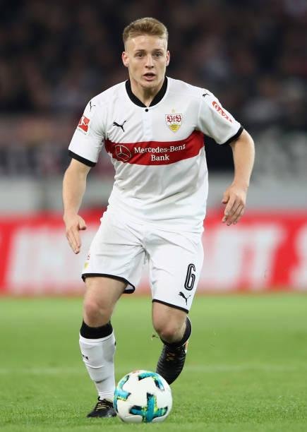 Mientras Ascacibar es un pilar en el Stuttgart, Foyth busca sumar minutos