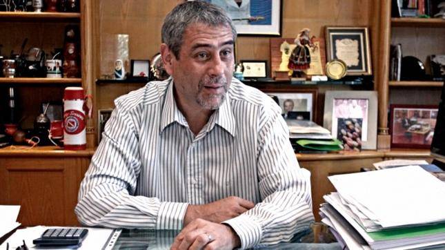 El municipio peronista de Avellaneda, en rebeldía, dice que contratará 800 empleados