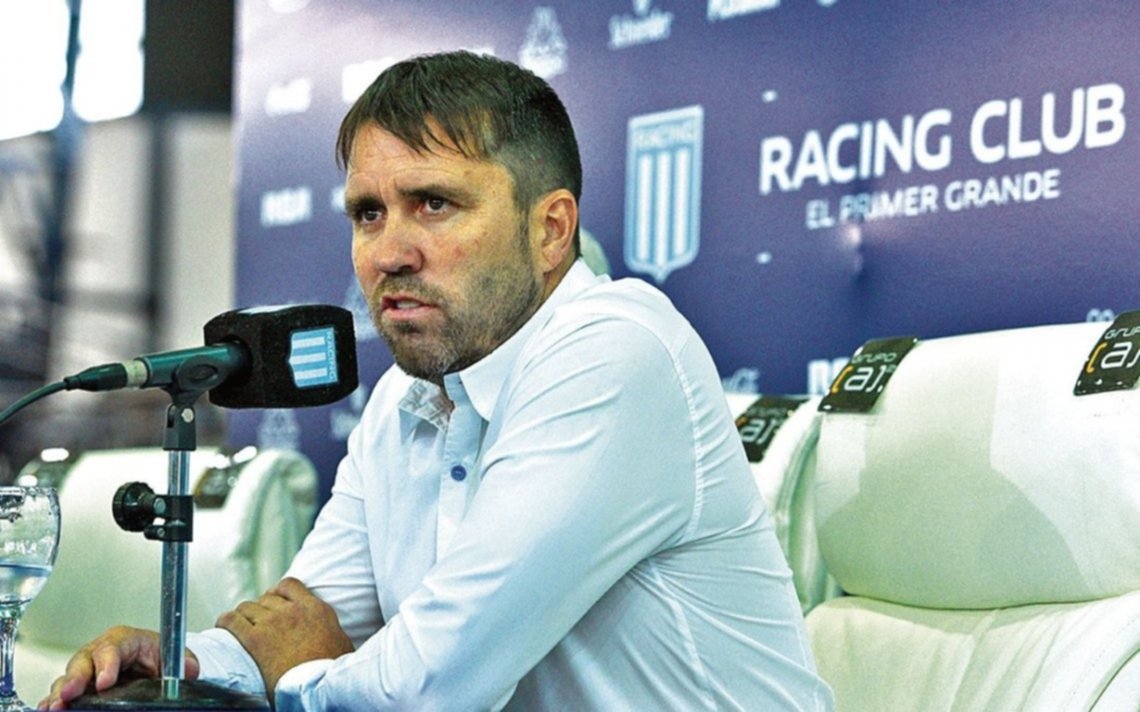Coudet llegó a Racing con la escoba en la mano y limpió a varios