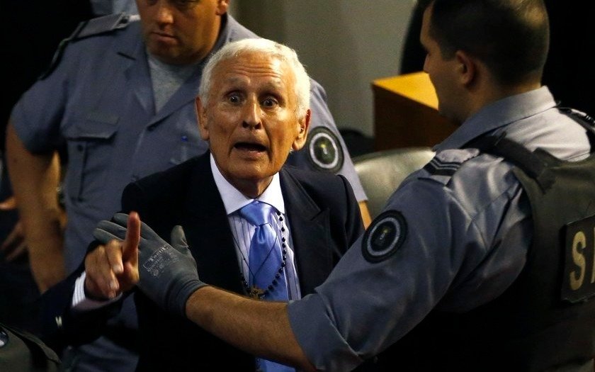 La propia hija de Echecolatz repudió el beneficio de la prisión domiciliaria