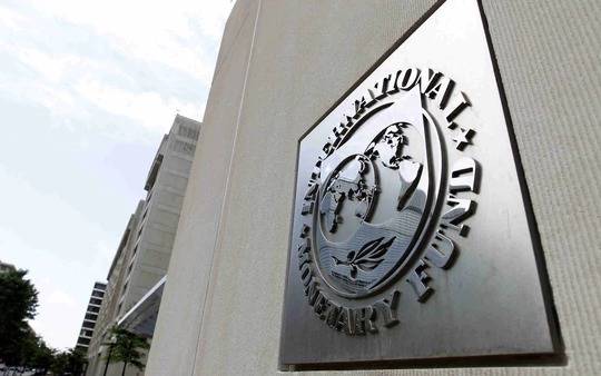 El FMI aconsejó a la Argentina reducir el gasto público y el endeudamiento