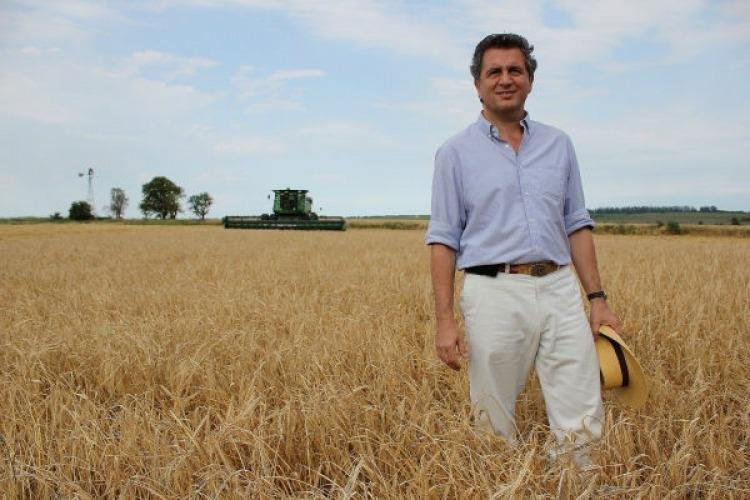 Citan a indagatoria al ministro Miguel Etchevehere en una causa por estafa