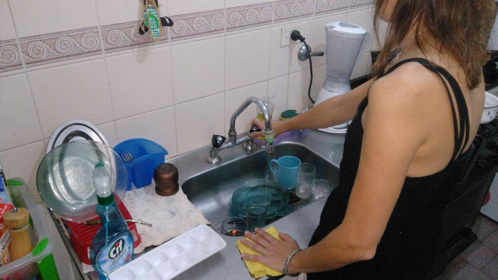 Falta de agua y cortes de luz en plena ola de calor y a horas del Año Nuevo