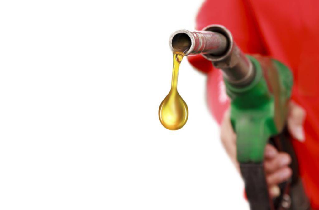 Se desregula el mercado de combustibles y las petroleras analizan un aumento
