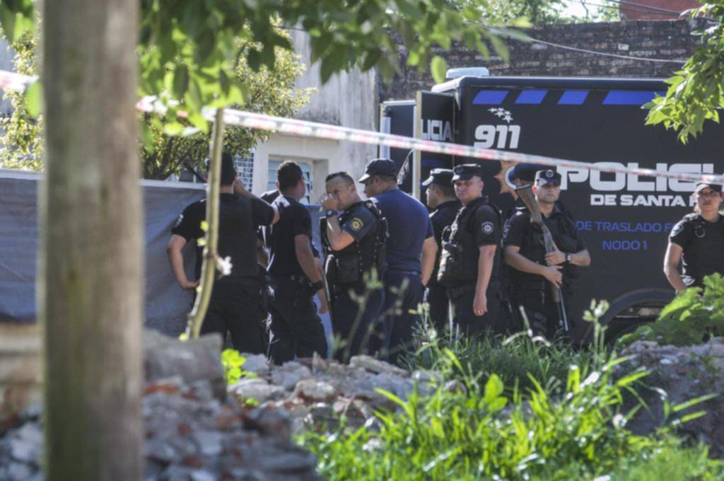 “Tuve que ver a toda mi familia tirada en el piso”, dijo el tío de una de las víctimas de la masacre