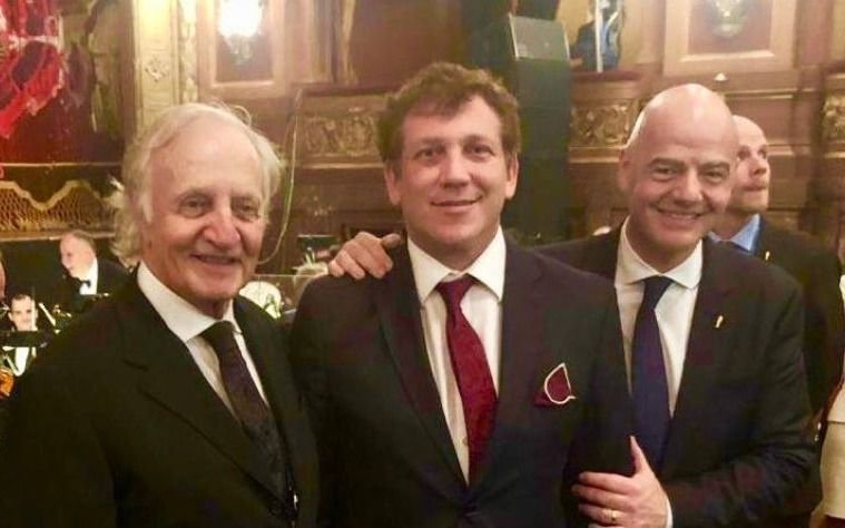 Rodeado de polémicas el titular de Conmebol vino a Buenos Aires y fue al Colón