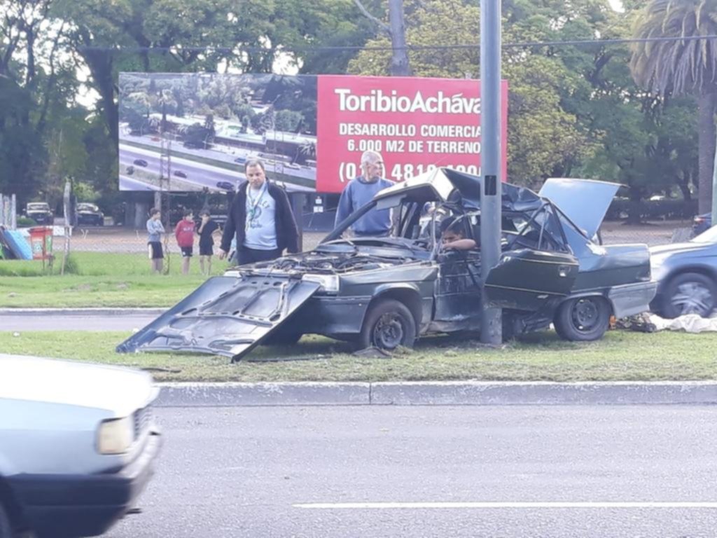 Tremendo choque en el Camino Centenario