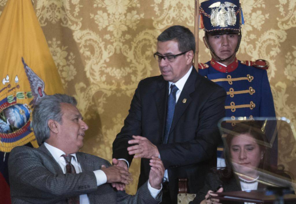 Nueva crisis en Ecuador: Lenin Moreno desplazó del cargo a su vicepresidenta