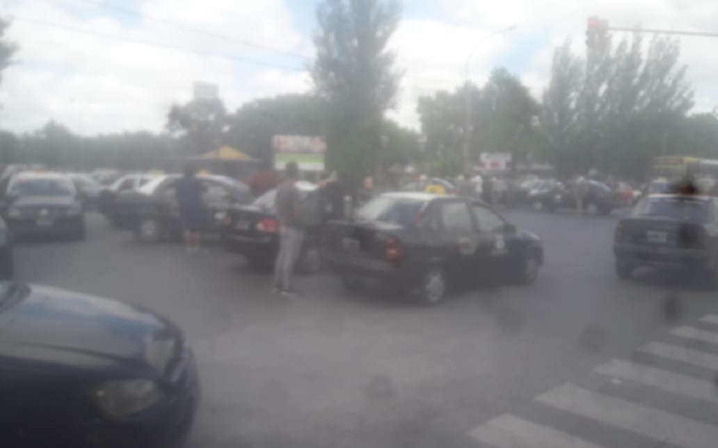 Berisso: taxistas protestan contra la creación de un impuesto al combustible