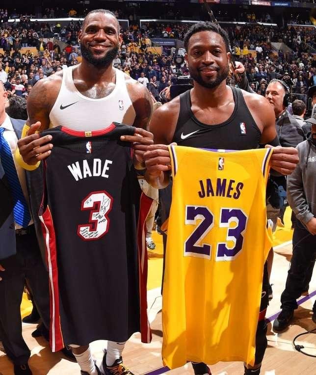 LeBron guió a Lakers en su último cruce con Wade