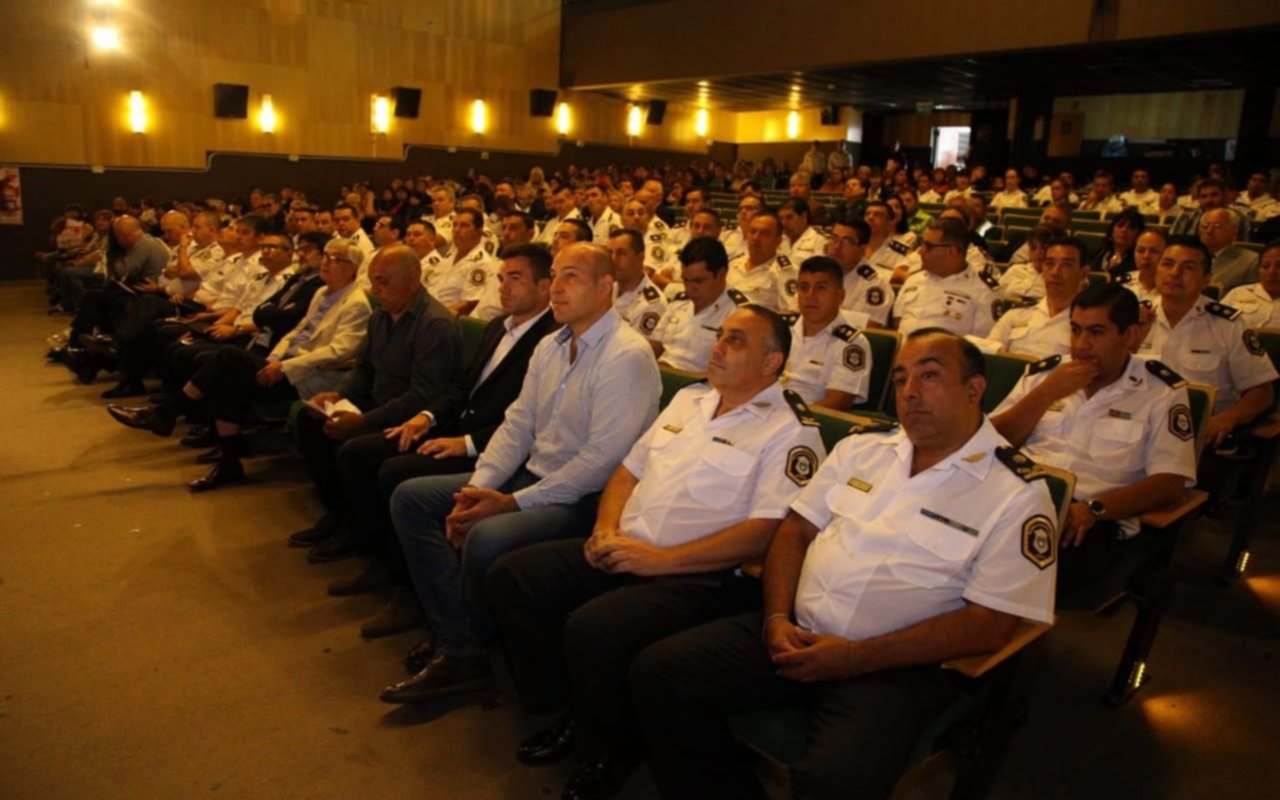 Acto por el 138º aniversario de la creación de la Bonaerense