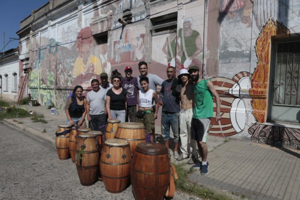 Distintas generaciones mantienen viva la tradición del candombe en Tolosa