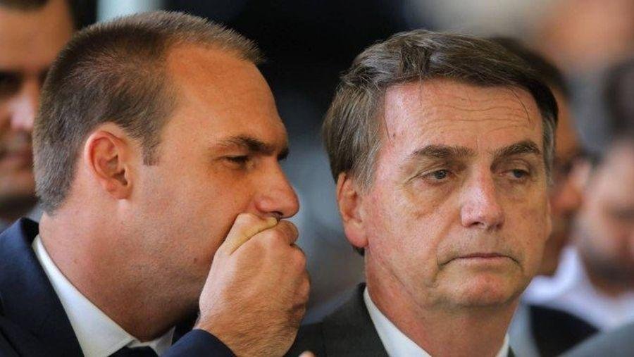 En discrepancia con su hijo, Bolsonaro le dice no a la pena de muerte en Brasil