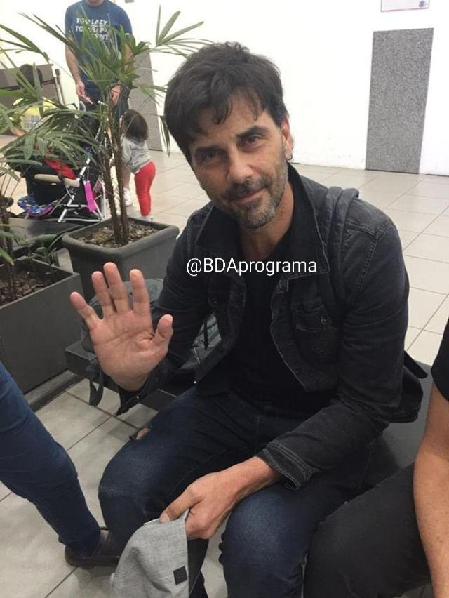En medio del escándalo, Juan Darthés se fue del país y se instala en Brasil