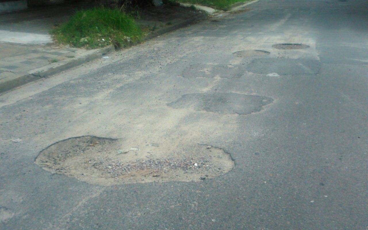 Denuncian que la calle 75 entre 5 y 6 es intransitable