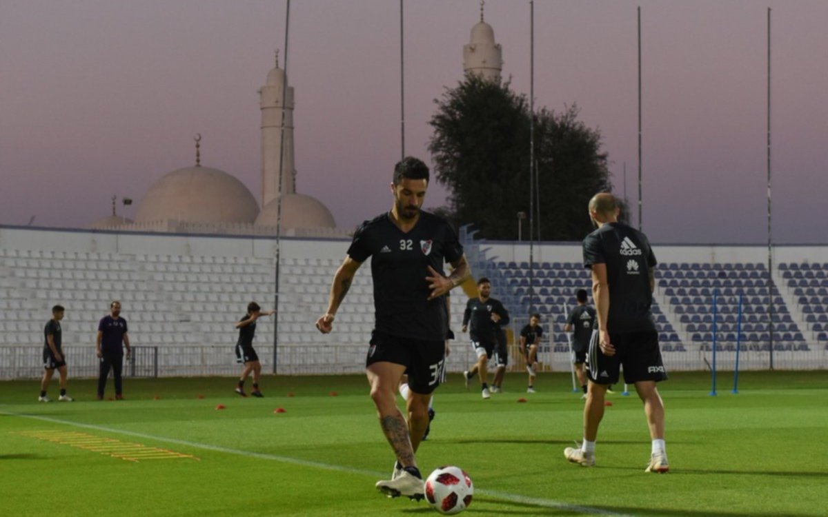 River se entrenó en Abu Dhabi mientras espera el juego por el tercer puesto