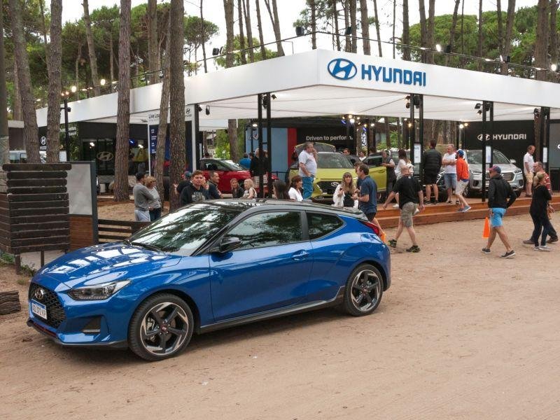Hyundai salió a hacer punta en la movida del verano con el Veloster y el Kona