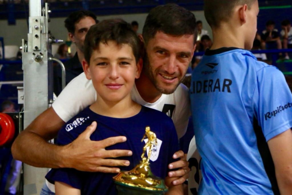 Fiesta de fin de año del Fútbol Infantil con la presencia de Licht, Melluso y Cataldi