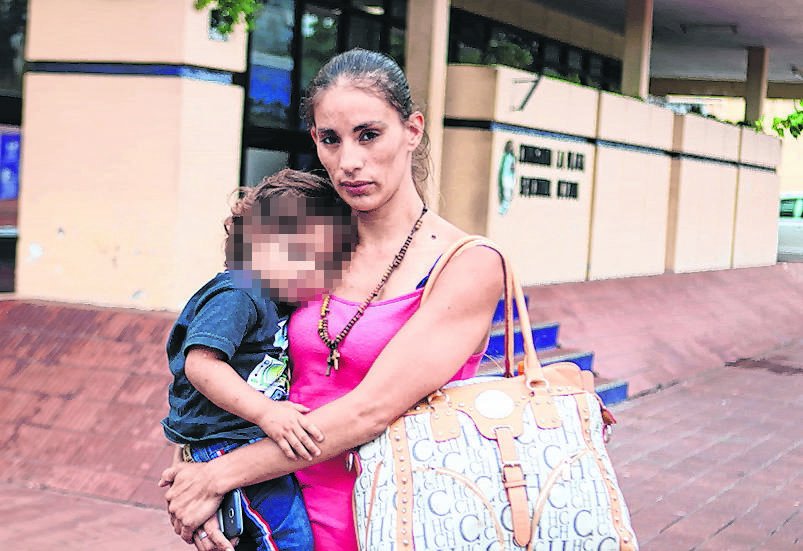 Sostiene que un ladrón inculpó a su esposo en un intento de femicidio