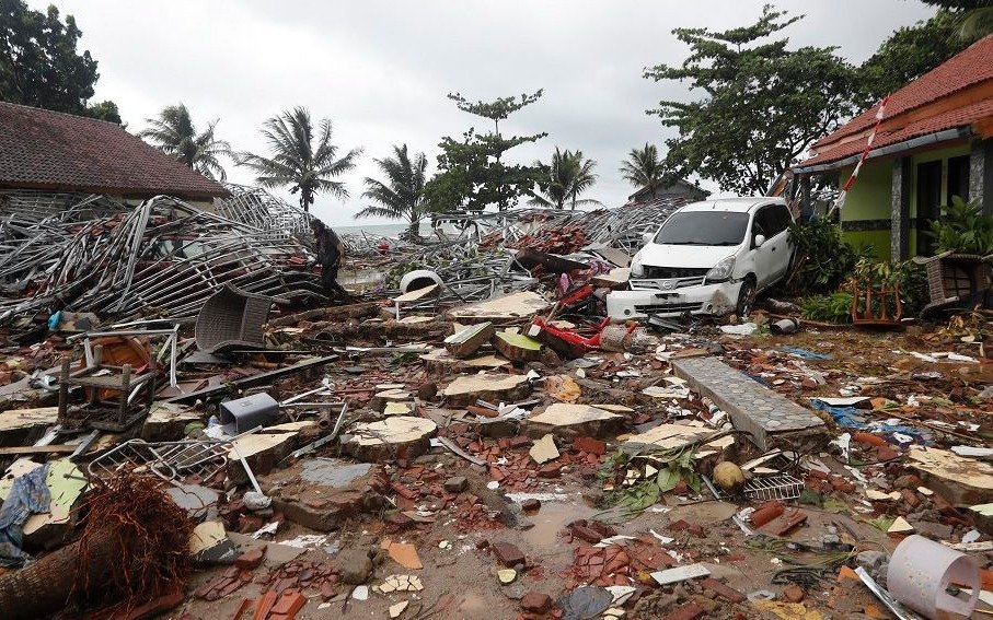 Confirman que hay 373 muertos por el tsunami en Indonesia