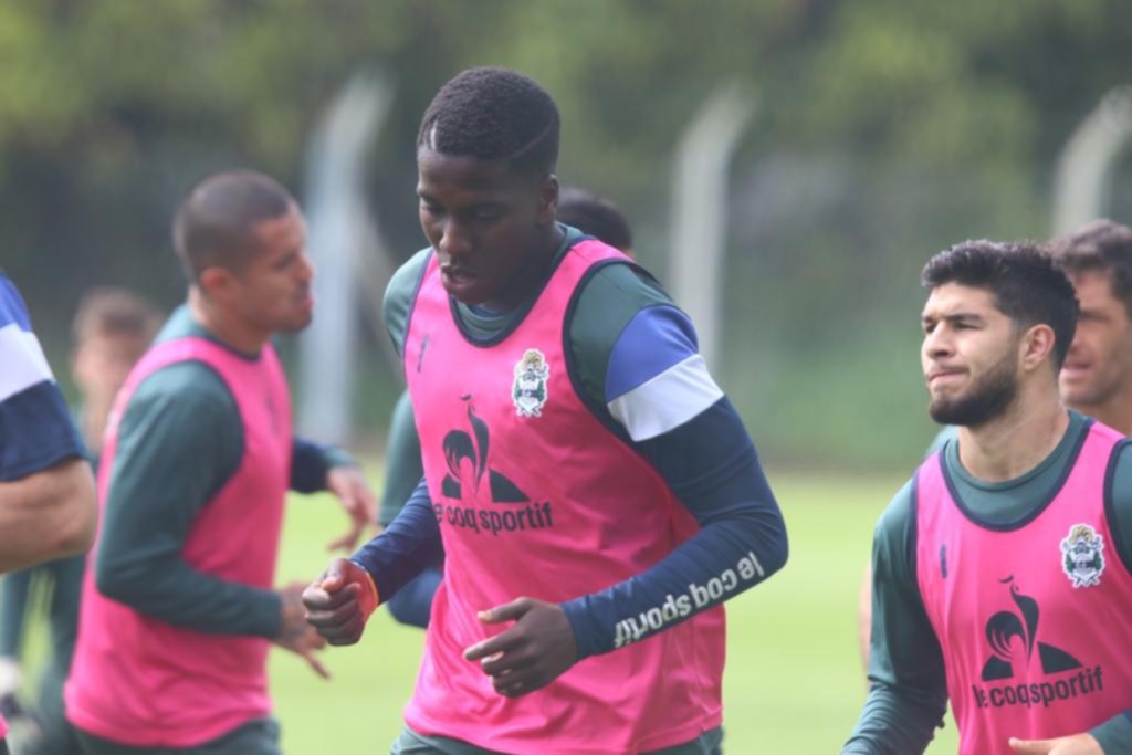 La ausencia de Jan Hurtado en enero, un dolor de cabeza para Pedro Troglio