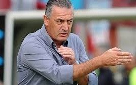 Alfaro quiere "una Navidad distinta" para los hinchas de Boca