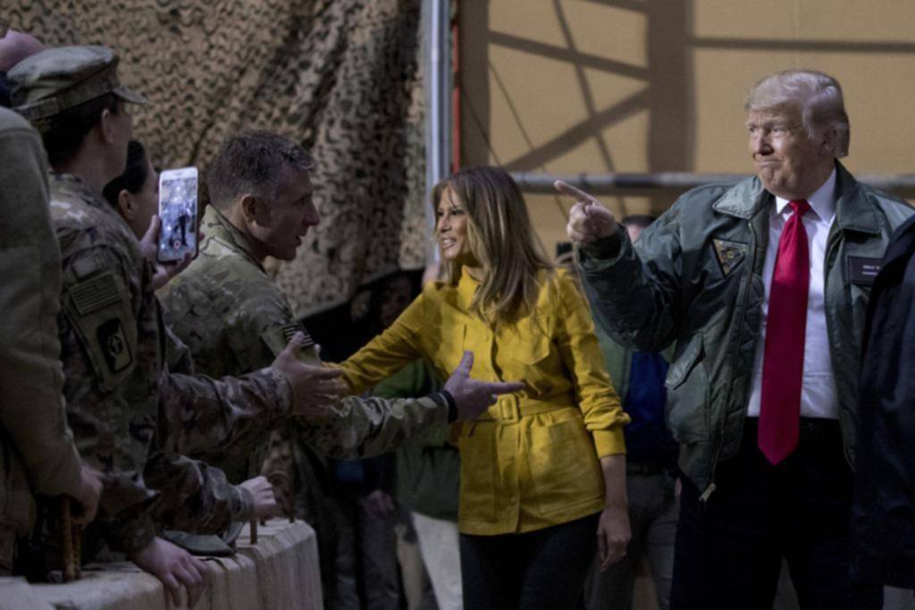Trump realizó una visita sorpresa a los soldados estadounidenses en Irak