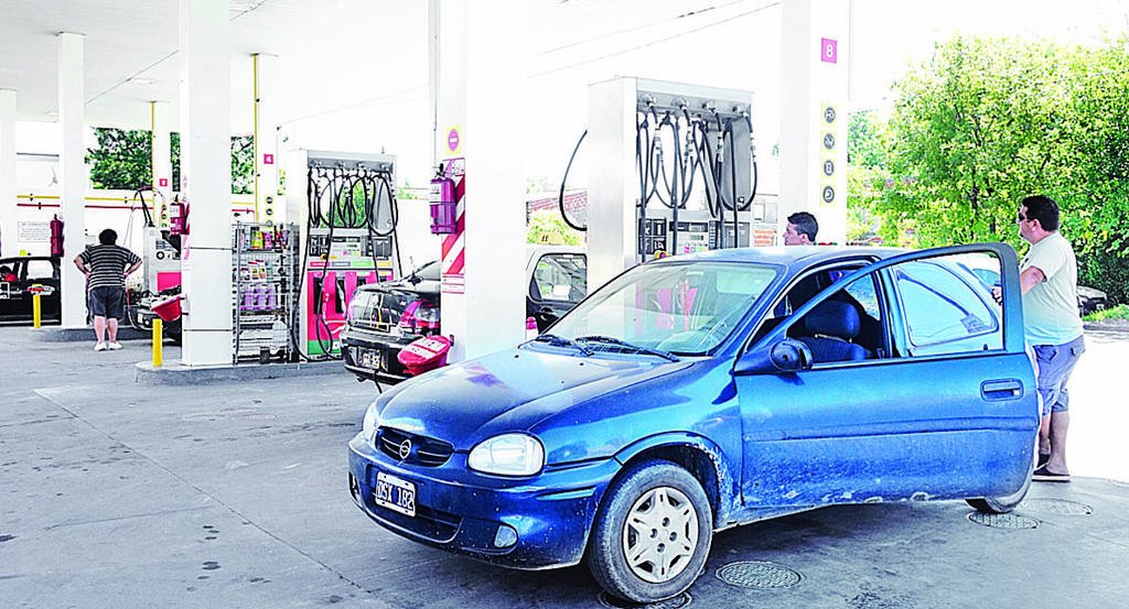 Estacioneros resisten la tasa al combustible pero en Berisso la aplicarán “cuanto antes”