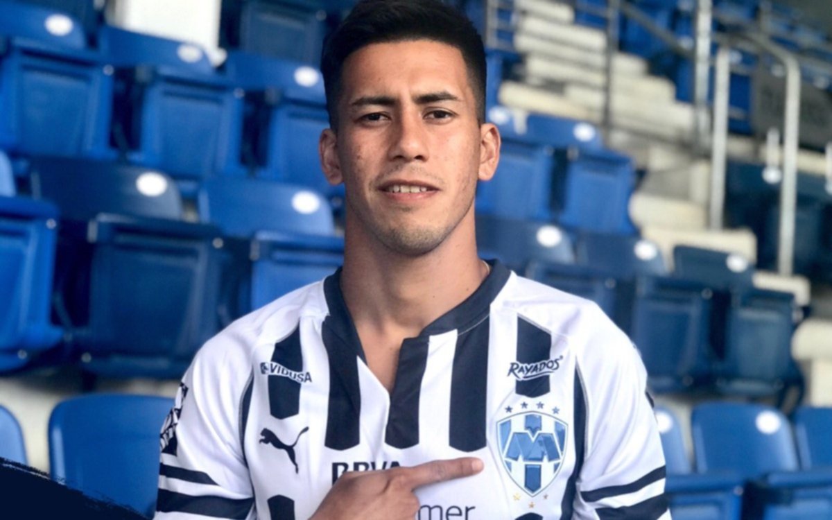 "Vengo a dar el máximo, tranquilo y sin presión", dijo Meza al llegar a Monterrey
