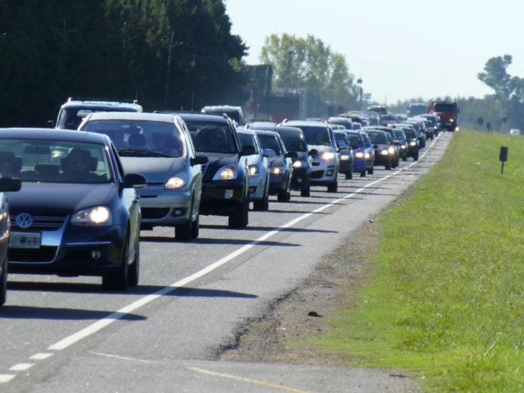 Viajar a la Costa con el auto a punto cuesta 50% más que el año anterior