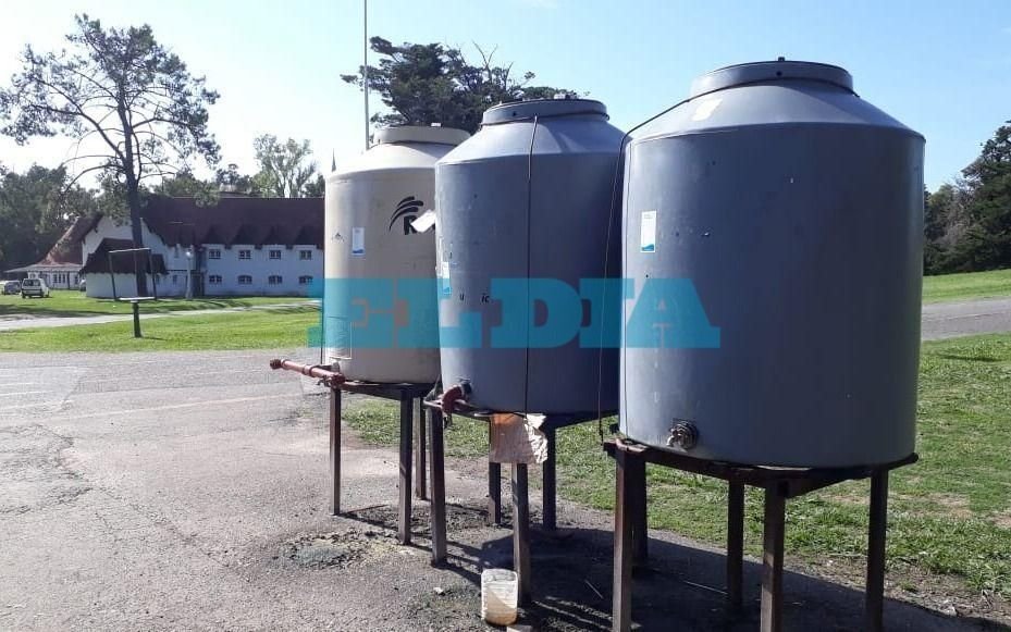 Siguen las penurias vecinales por la escasez de agua en la Región