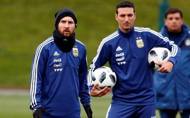 Scaloni sobre Messi: "hablaremos con él para intentar que en 2019 se sume"