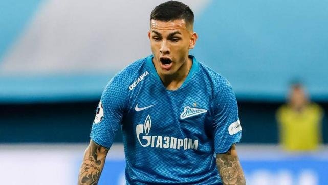 Boca aguarda la llegada de Alfaro con una danza de nombres interminable