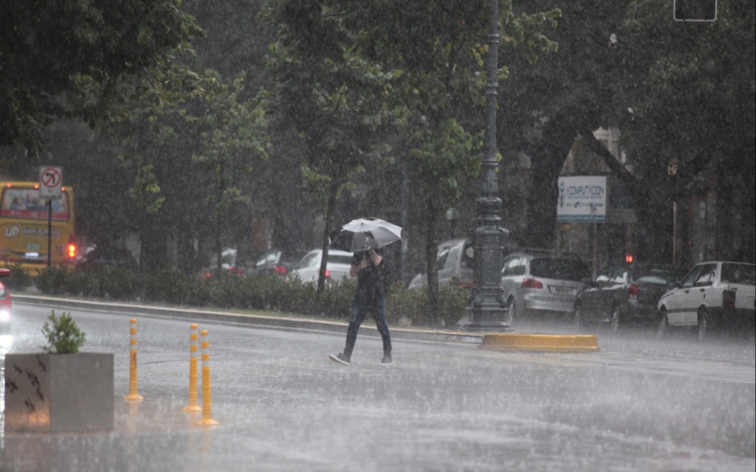 El nivel de alerta por lluvias y vientos intensos en la ciudad disminuyó a “Amarillo”