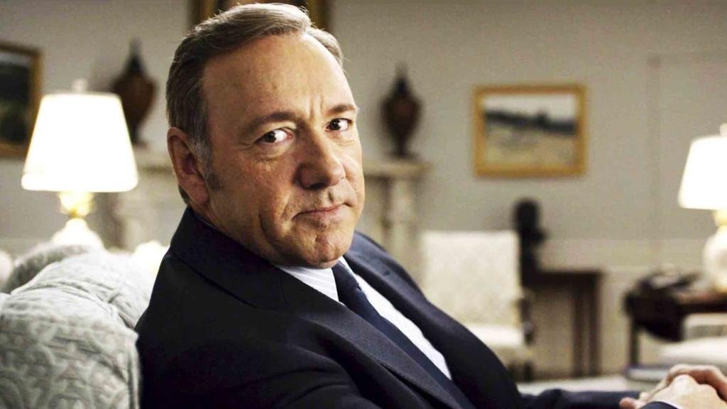 ¿Spacey se hace la rata?: Pidió permiso para ausentarse de la lectura de cargos de abuso sexual